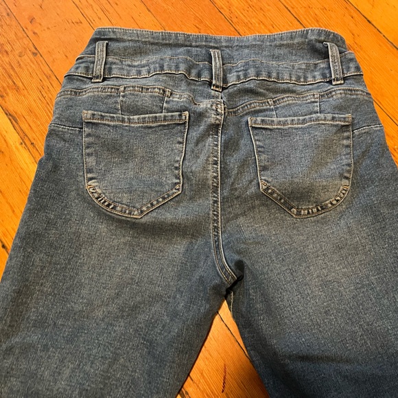 ๐6 for 60$๐SALE ๐Refuge Denim- Ibiza jeans size 9 - Picture 4 of 4